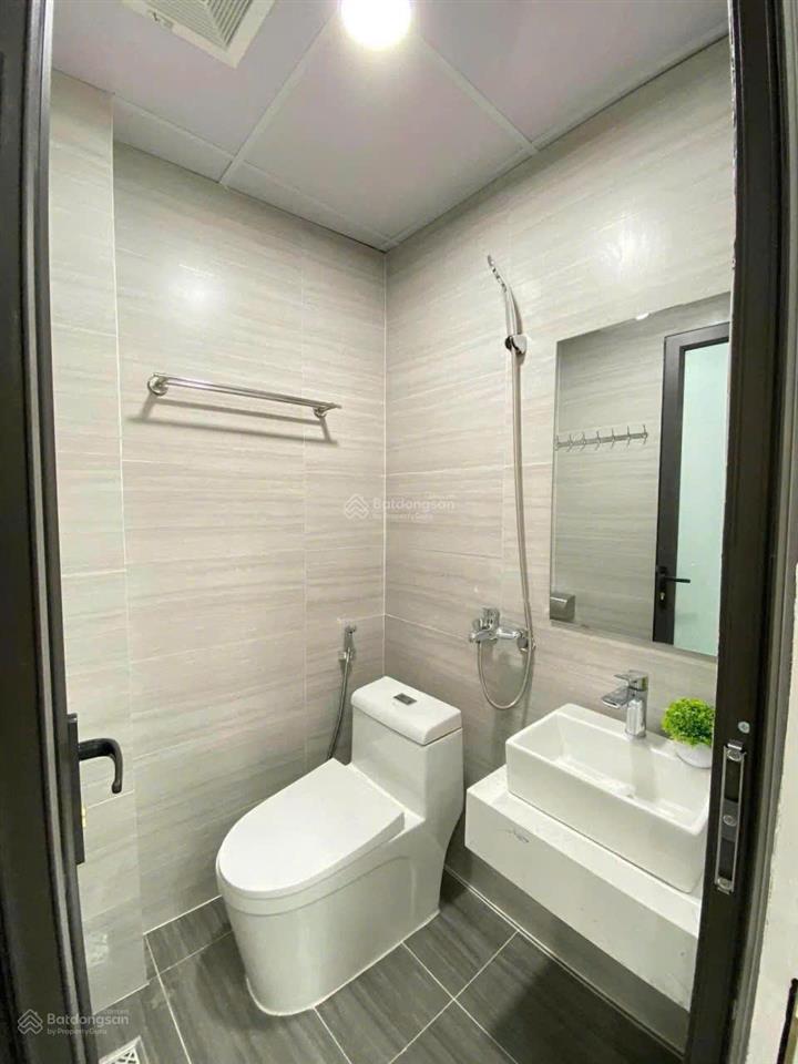 Cực hiếm! chdv ngay ngã tư cầu giấy 55m2*6t giá chỉ 12,7 tỷ, sát phố, ngõ thông, 2 thoáng, pccc.