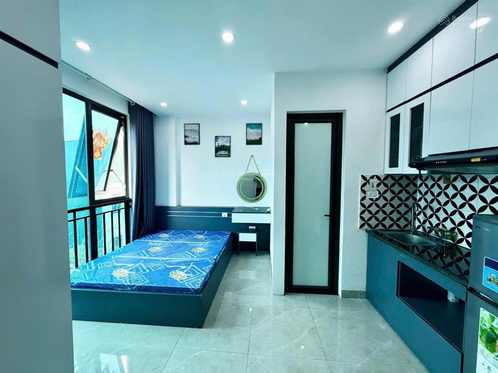 Cực hiếm! chdv ngay ngã tư cầu giấy 55m2*6t giá chỉ 12,7 tỷ, sát phố, ngõ thông, 2 thoáng, pccc.