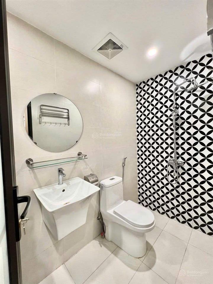 Cực hiếm! toà chdv đê la thành 70m2*7t*18pkk, ô tô 30m, 2 thoáng, ngõ thông ba gác, gần hồ, nở hậu.