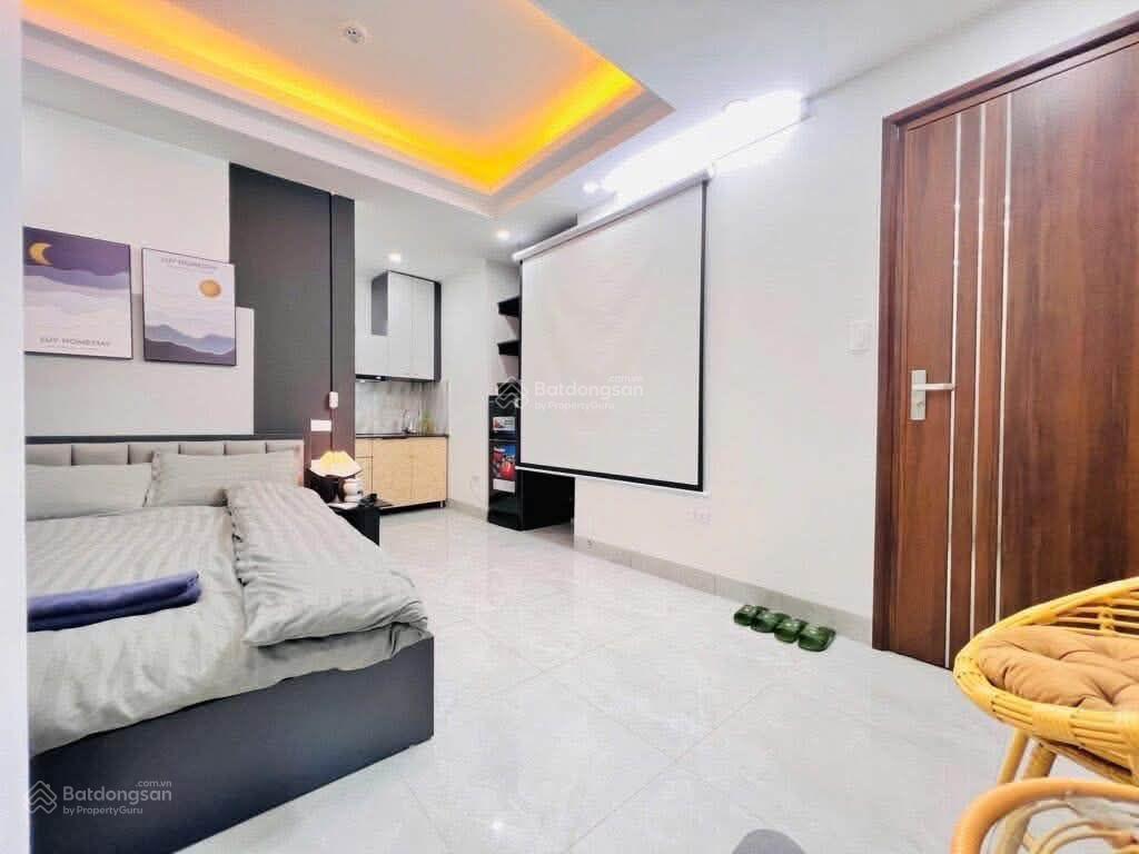 Không qh! toà chdv 70m2*6t hào nam, sát phố, xây mới, sổ chính chủ, 2 thoáng, nở hậu, dt 80tr/th