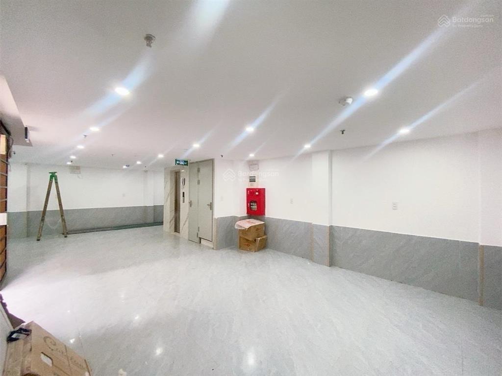Siêu phẩm chdv ngọc khánh 75m2*8t*20pkk, ô tô 20m, 2 thoáng, xây mới, nở hậu, dt khủng 100tr/ tháng