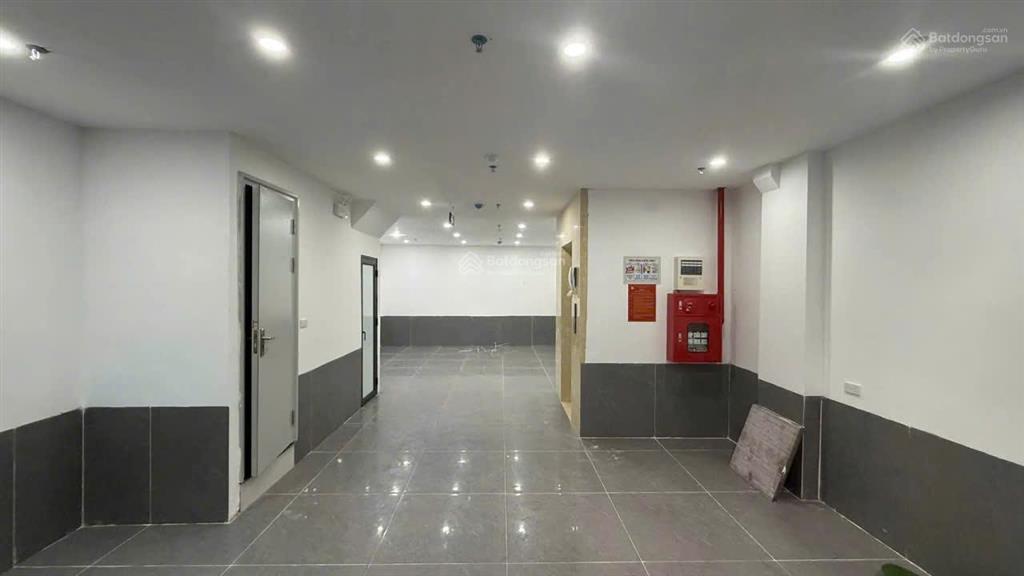 Hiếm! ccmn tôn đức thắng 75m2*7t*20pkk, ô tô 30m, qh ổn, sẵn sổ, 2 thoáng, full phòng, dt 100tr/th