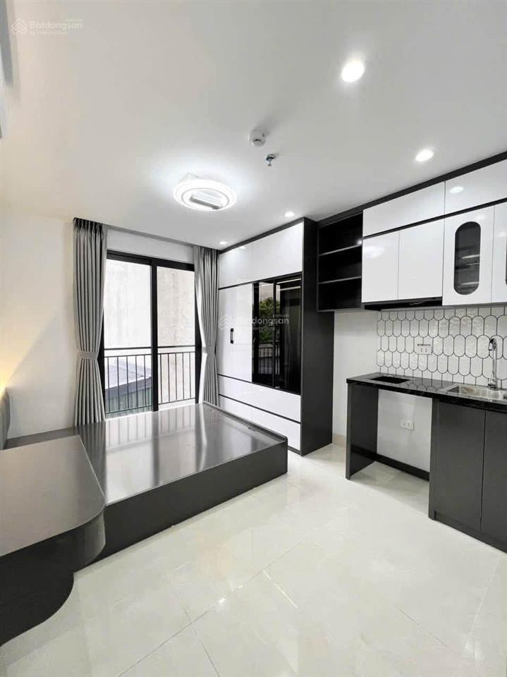 Giá siêu tốt! toà chdv ngay cạnh đh thương mại 97m2*8t, ô tô đỗ cửa, 2 thoáng, sẵn sổ, dt 85tr/th