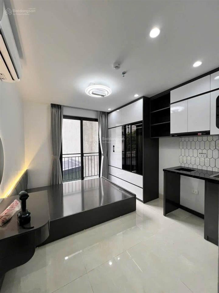 Giá siêu tốt! toà chdv ngay cạnh đh thương mại 97m2*8t, ô tô đỗ cửa, 2 thoáng, sẵn sổ, dt 85tr/th