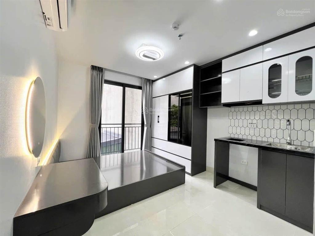 Giá siêu tốt! toà chdv ngay cạnh đh thương mại 97m2*8t, ô tô đỗ cửa, 2 thoáng, sẵn sổ, dt 85tr/th