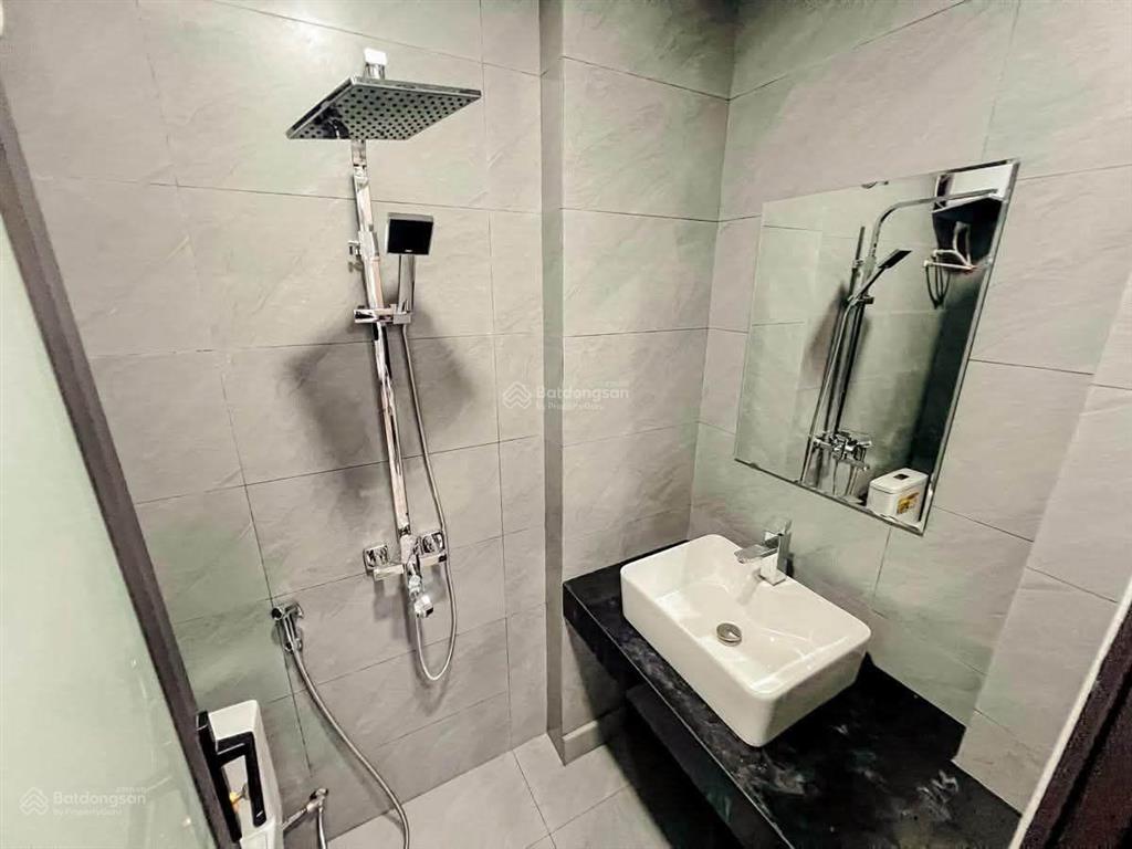 Phố vip! căn ccmn p. ngọc khánh 75m2*7t*18pkk, sát ô tô, 2 thoáng, xây mới, sổ sẵn, dt 85tr/tháng