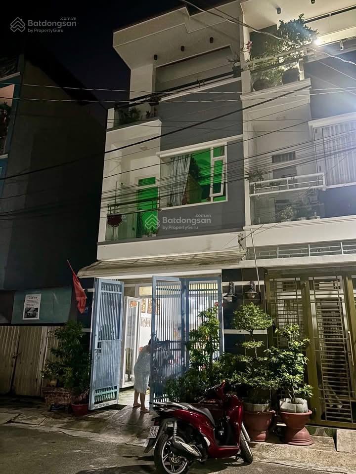 Giảm mạnh hẻm xe hơi 8m nhà 3 tầng sát vinhomes chỉ 5.85 tỷ