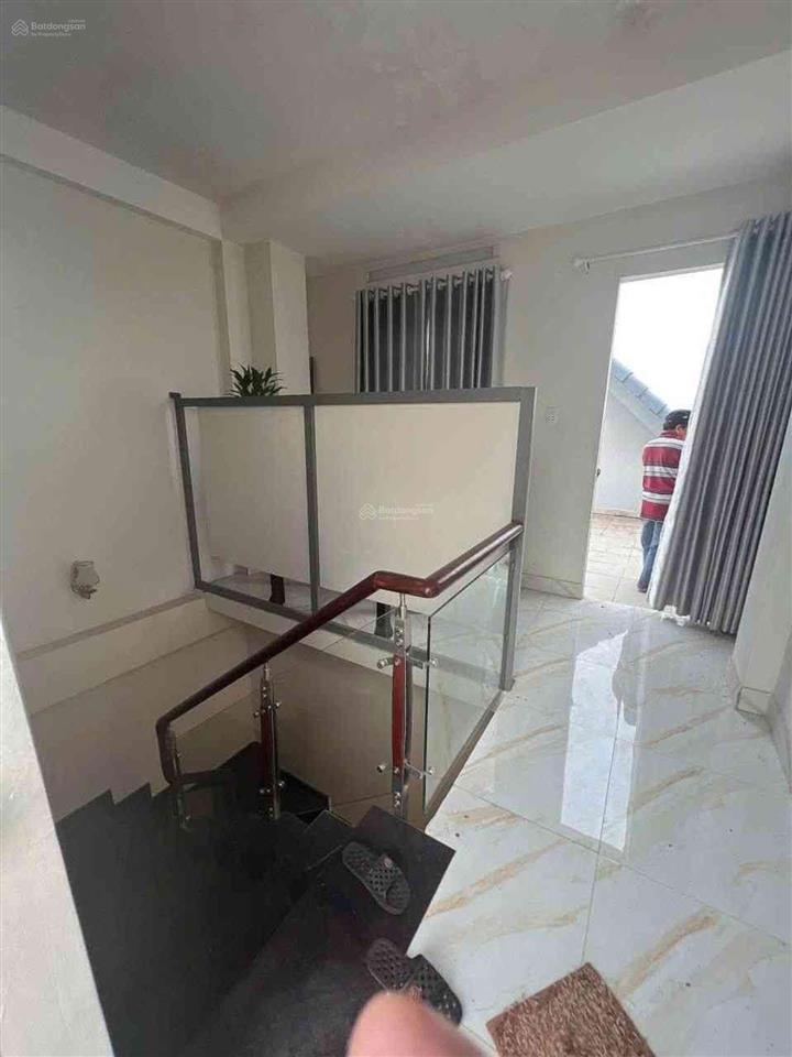 Nhà 3 tầng long thuận ngang 5m nở hậu 5.5 tỷ