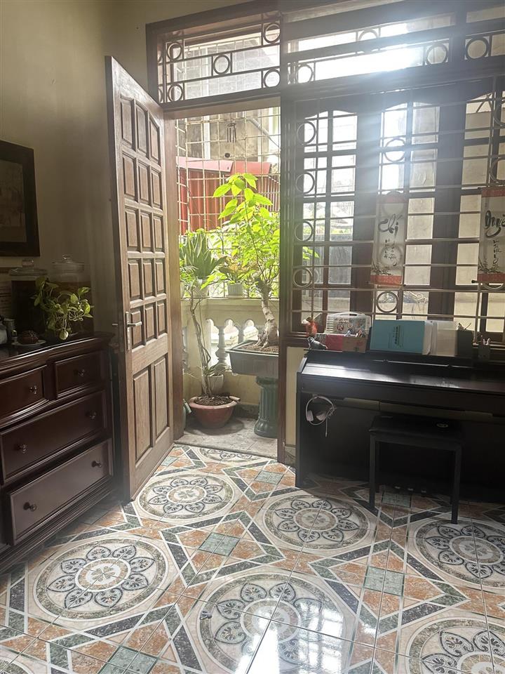Bán nhà mặt phố (2 mặt tiền) cầu giấy diện tích thực 200m2  diện tích sổ 161m2