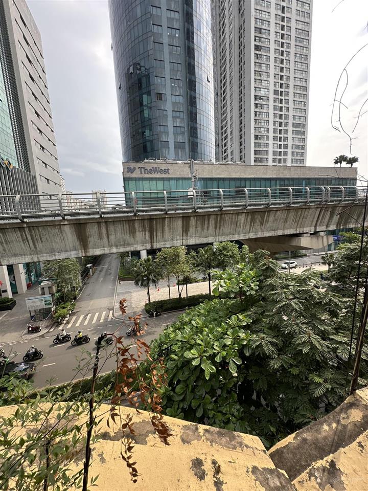 Bán nhà mặt phố (2 mặt tiền) cầu giấy diện tích thực 200m2  diện tích sổ 161m2
