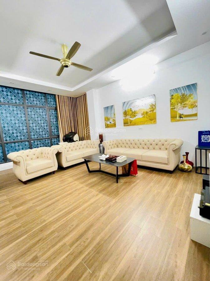 Đống đa 48m x 5 tầng thang máy hơn 18tỷ, ngõ thông ô tô tránh, kinh doanh sầm uất.