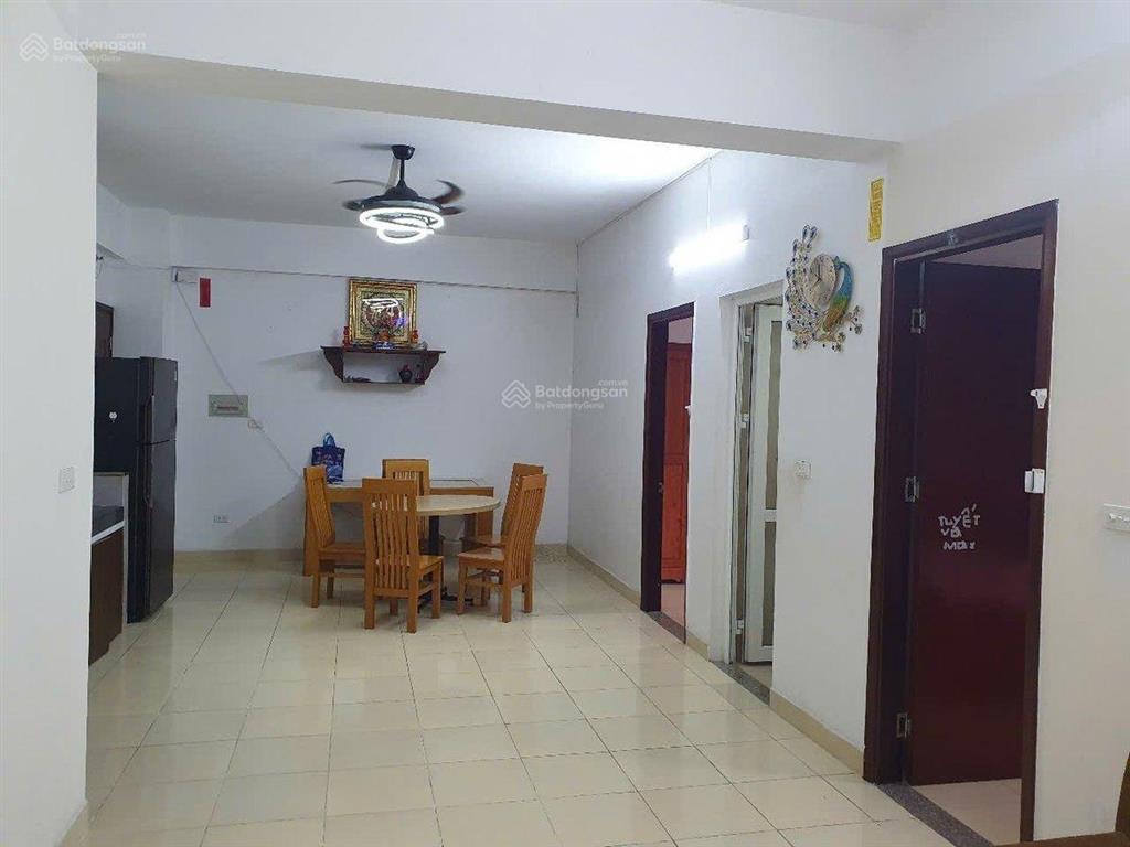 Chung cư hoàng cầu 72m  2 ngủ  cạnh hồ hoàng cầu  ban công  cửa sổ thoáng sáng.