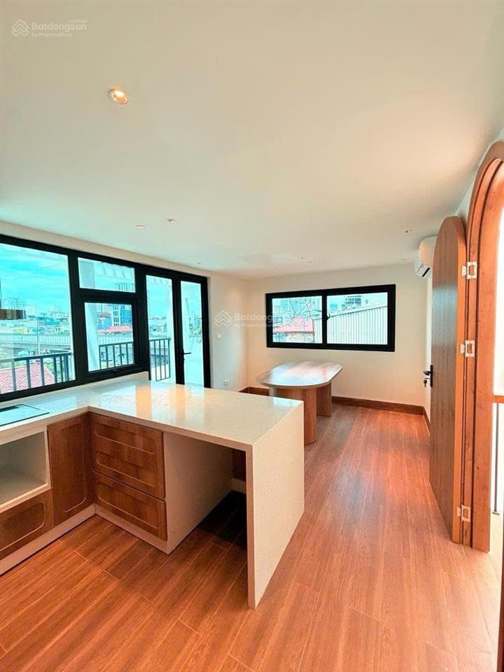 Bán gâp nhà phố nguyễn trãi dt40m x 6 tầng thang máy 15m ra phố hơn 11 tỷ xíu có bớt