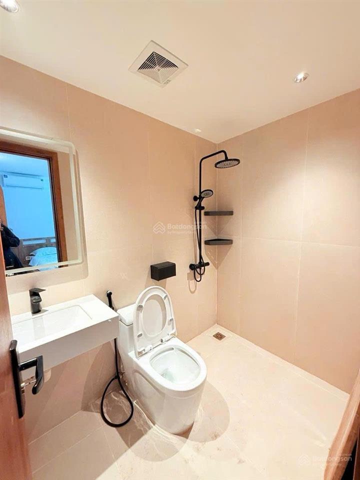 Bán gâp nhà phố nguyễn trãi dt40m x 6 tầng thang máy 15m ra phố hơn 11 tỷ xíu có bớt