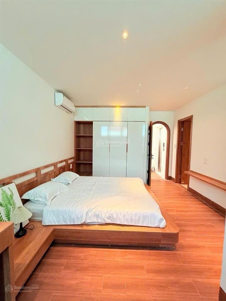 Bán gâp nhà phố nguyễn trãi dt40m x 6 tầng thang máy 15m ra phố hơn 11 tỷ xíu có bớt