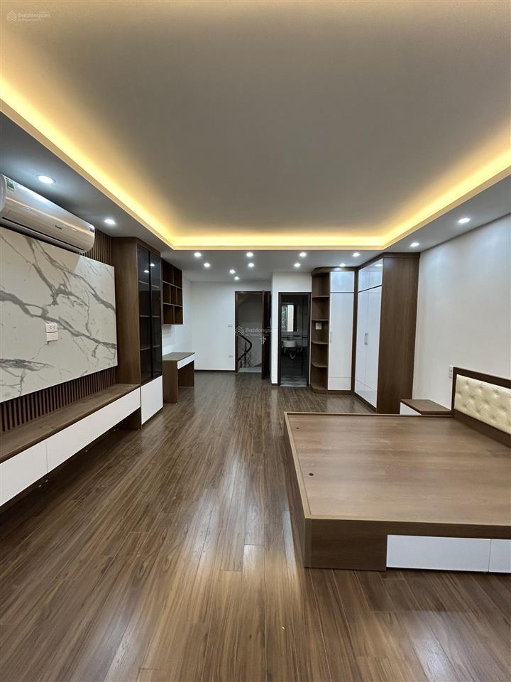 Bán gấp nhà phố lê văn lương dt 50m x 6 tầng thang máy đẹp keng ô tô đỗ cửa
