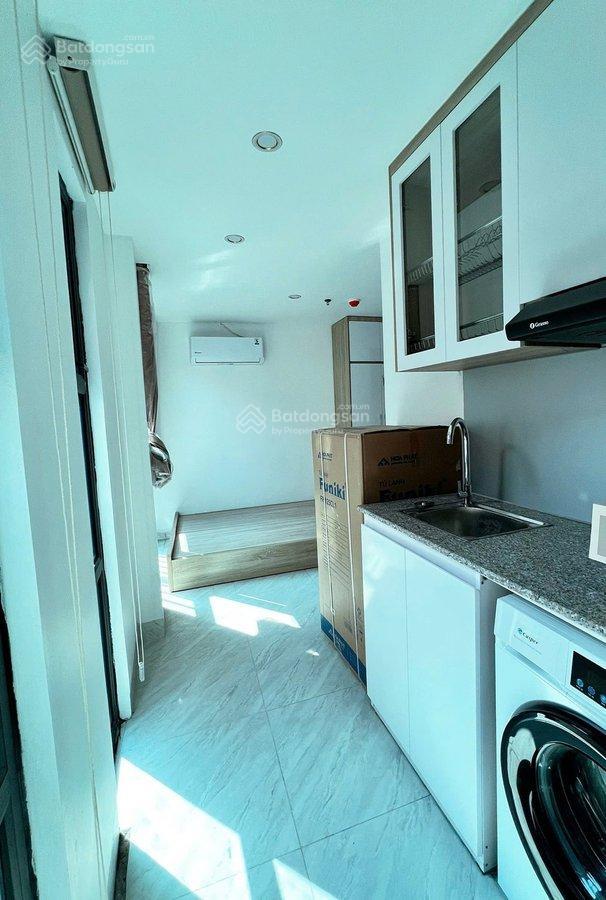 Bán căn hộ dịch vụ gồm 11 phòng khép kín dt65m x 6 tầng giá nhỉnh 12 tỷ xíu  trung tâm hai bà