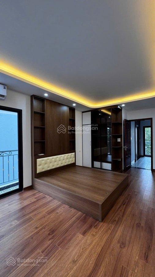 Chính chủ bán nhà phố ngay văn cao dt 45m x 5 tầng thang máy ô tô đỗ cửa nhà mới coong