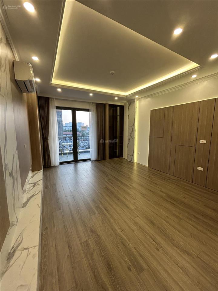 Chính chủ bán nhà phố hoàng cầu ô tô tránh  lô góc dt 56m x 8 tầng thang máy giá hợp lý