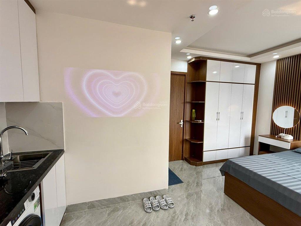 Bán căn hộ dịch vụ phố đê la thành dt50m x 7 tầng thang máy giá hơn 16 tỷ