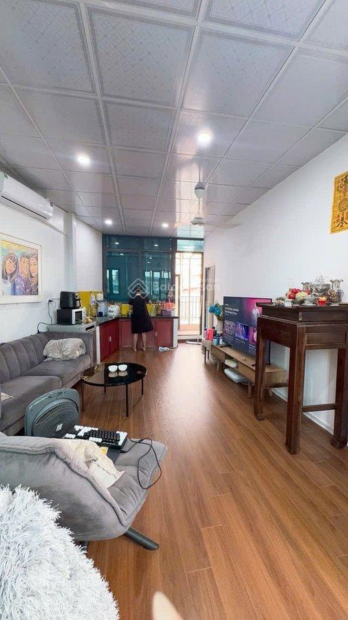 Chính chủ tôi bán nhà phố lò đúc dt85m x 4 tầng giá hơn 13 tỷ xíu