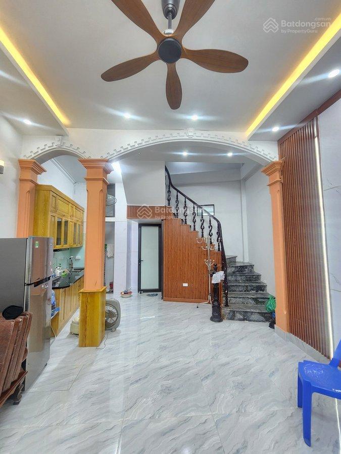Tôi cần bán gấp nhà phố phương mai đống đa dt40m x 5 tầng giá hơn 8 tỷ xíu
