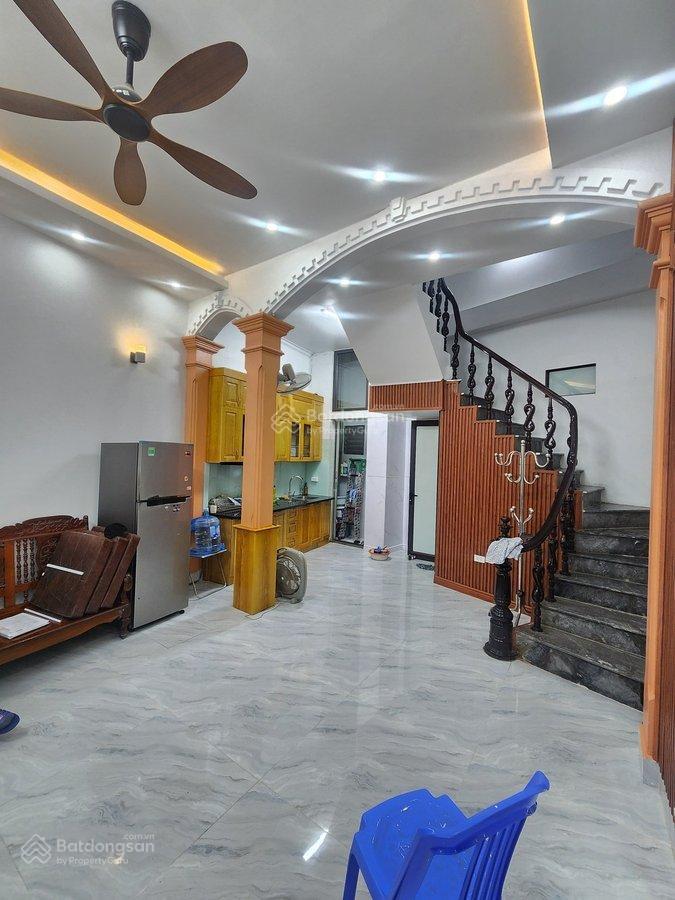 Tôi cần bán gấp nhà phố phương mai đống đa dt40m x 5 tầng giá hơn 8 tỷ xíu