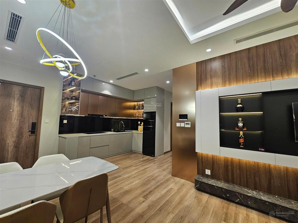 Bán căn hộ 3 phòng ngủ toà landmark, ecopark view công viên hồ thiên nga