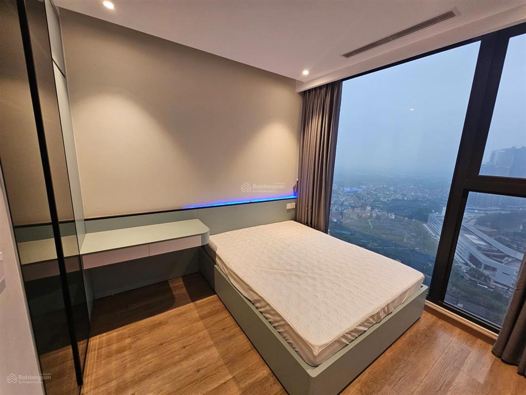 Bán căn hộ 3 phòng ngủ toà landmark, ecopark view công viên hồ thiên nga