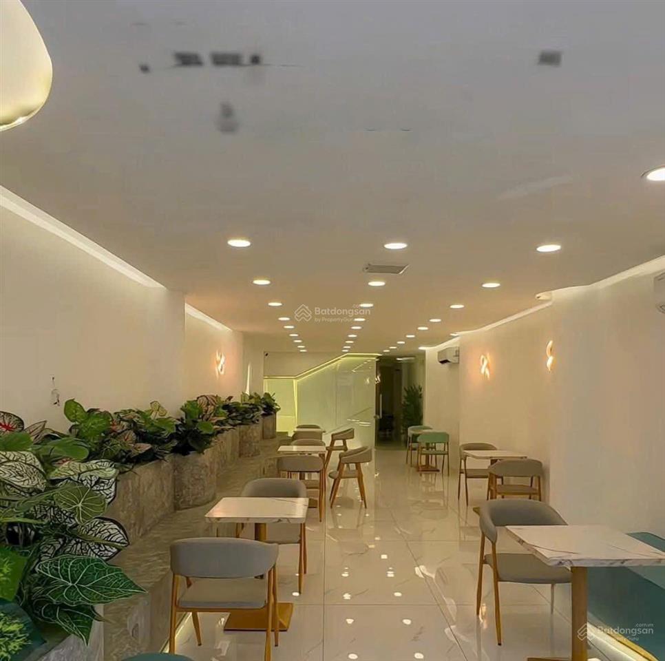 Hạ giá bán gấp định cư mặt tiền đường 3 tháng 2 p12 q10 dt 4,5x20m hđt 90tr/tháng / giá 31 tỷ