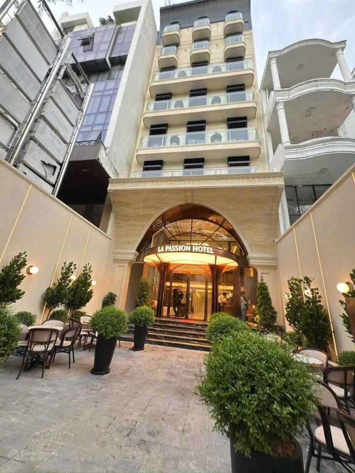 Bán tòa nhà khách sạn mặt tiền nam kỳ khởi nghĩa 10x40m hầm 8 tầng doanh thu 1 tỷ/th giá 200 tỷ