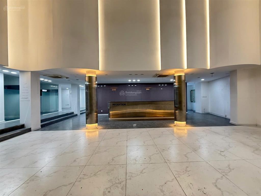 Bán tòa nhà đường phan xích long phú nhuận dt 18x25m cn 370m² cho thuê 300tr/tháng bán 61 tỷ