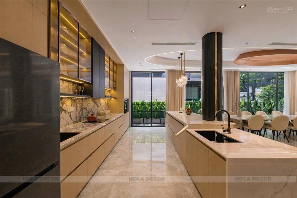 Toà chdv cao cấp mt ngay sân bay quận tân bình dt 10x45m h10 tầng doanh thu 1tỷ/th giá 103 tỷ