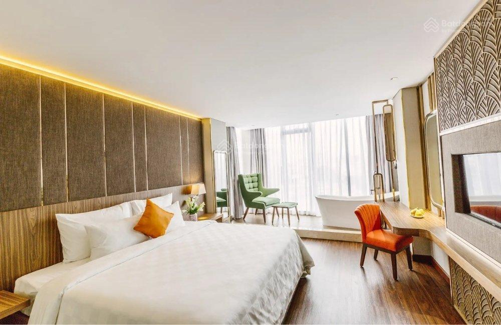 Siêu tòa nhà khách sạn 4 sao mt sương nguyệt ánh dt 25x45m kc 2h 12 tầng dt 5 tỷ/tháng bán 568 tỷ