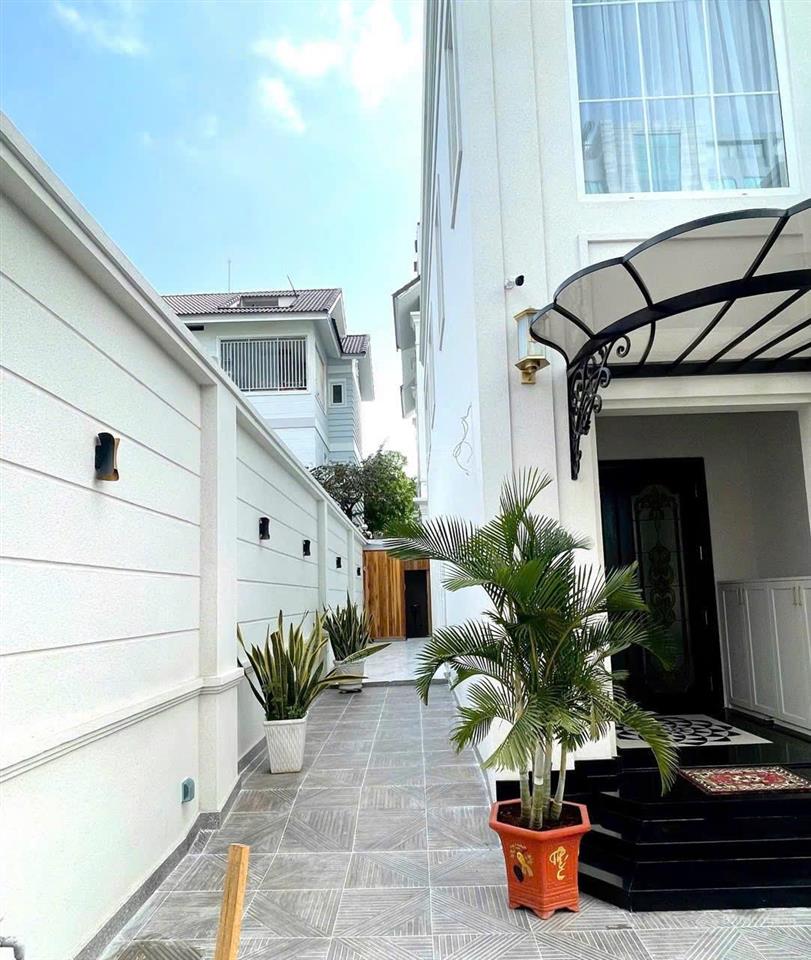 Cực phẩm! biệt thự mặt tiền, thảo điền quận 2 dt 18x35m xd hầm 6 tầng cho thuê 400tr/th giá 92 tỷ