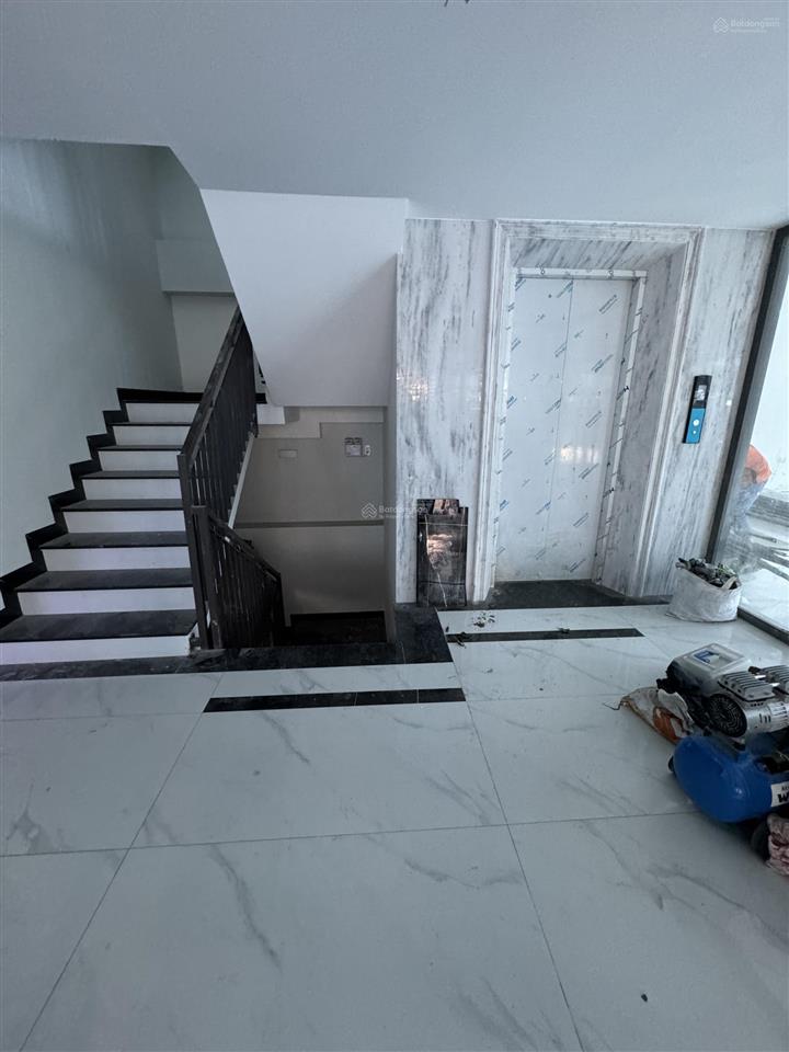 Bán building mặt tiền đường 3/2 q10 dt 20x35m xd 2 hầm 12 tầng cho thuê 1 tỷ 5 / bán 235 tỷ