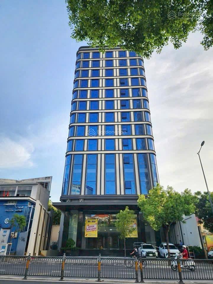 Bán building mặt tiền đường 3/2 q10 dt 20x35m xd 2 hầm 12 tầng cho thuê 1 tỷ 5 / bán 235 tỷ