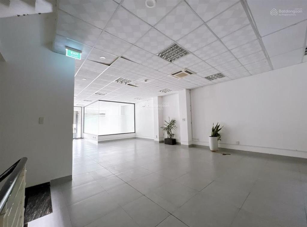 Bán mặt tiền ngay đường 3 tháng 2 quận 10 dt 7x20m xd hầm 7 tầng cho thuê 200tr/th bán 27 tỷ
