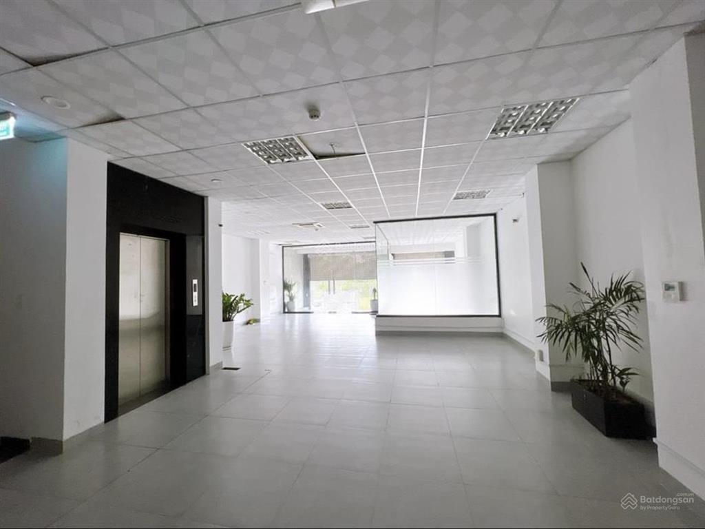 Bán mặt tiền ngay đường 3 tháng 2 quận 10 dt 7x20m xd hầm 7 tầng cho thuê 200tr/th bán 27 tỷ