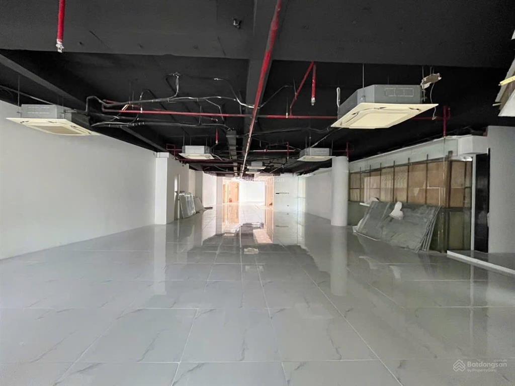 Khuôn đất góc 2mt cao thắng quận 3 dt 15x40 xd 2 hầm 12 tầng cho thuê 1,5tỷ/tháng bán giá 92 tỷ