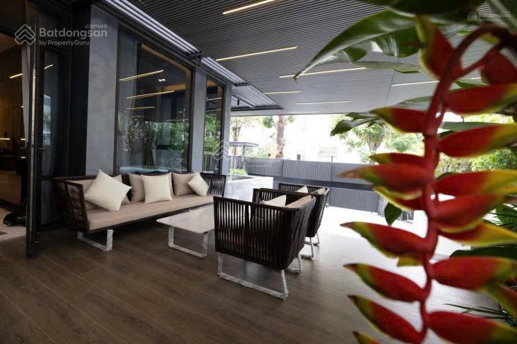 Định cư gấp bán tòa nhà mt nguyễn thị minh khai dt 9x20m kc 6 tầng cho thuê 300tr/th giá 39 tỷ