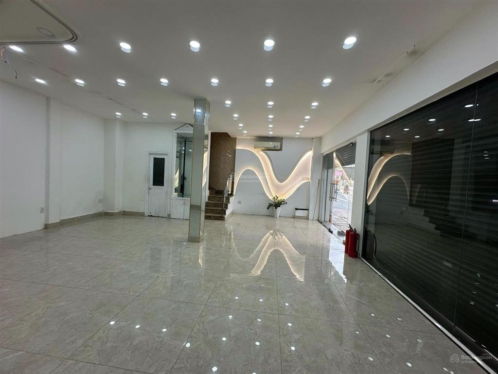 Chỉ 31 tỷ sở hữu tòa nhà 7 tầng mặt tiền trần quang khải quận 1 dt 4x25m cho thuê 165 triệu/tháng