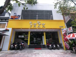 Cho thuê siêu phẩm mặt tiền nguyễn gia trí bình thạnh dt 20x10m kc 4 tầng giá thuê 90 triệu/tháng