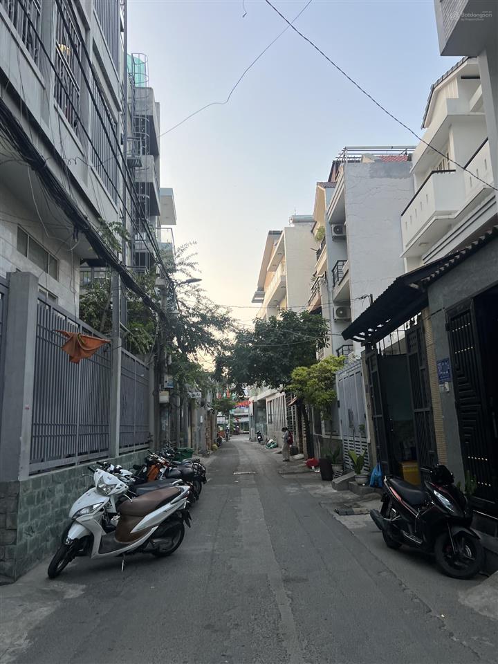 Nhà đẹp 3 tầng4pn, hẻm nhựa 5mgần ngã tư nguyễn thị thậpquận 7giá chỉ 10,7 tỷ