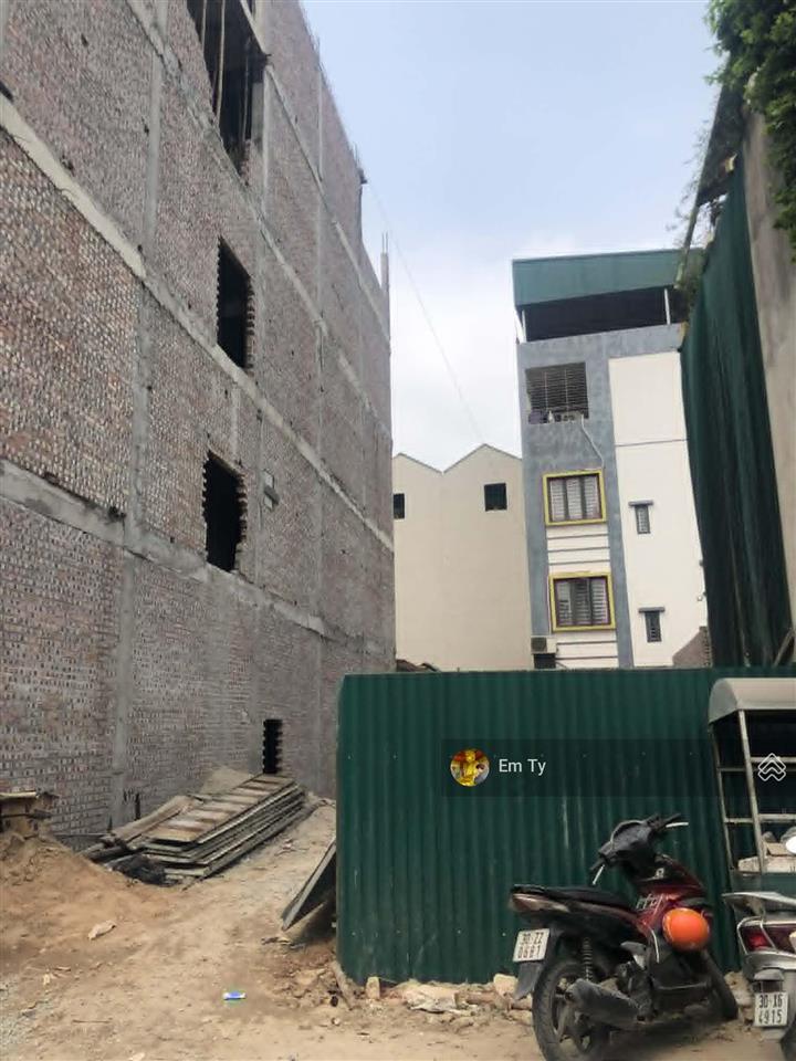 Chính chủ bán đất ỷ la2 thoáng trước sau3 bước ra mặt phốđường 2 ôtô tải tránh nhaudt36m6tỷ7