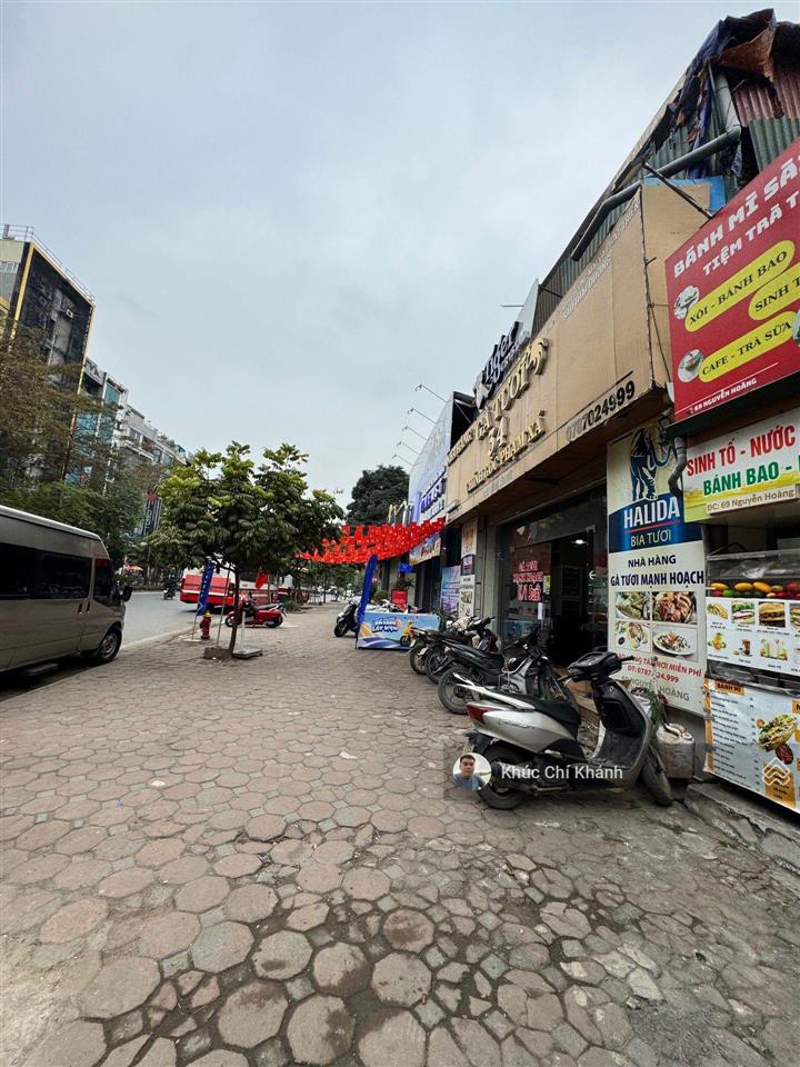 Bán nhà mặt phố nguyễn hoàng, 1 mặt phố , 1 mặt ngõ ô tô, vỉa hè rộng, kinh doanh đỉnh cao