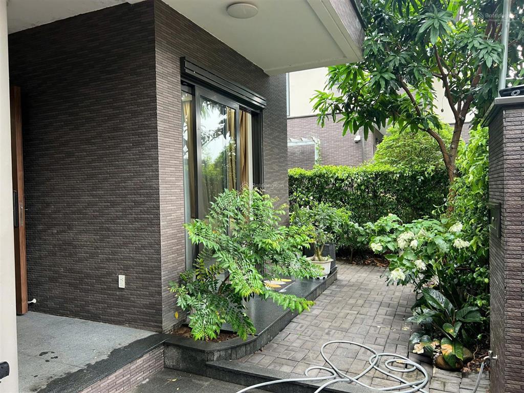Biệt thự song lập 10x15 đã hoàn thiện nội thất  vào ở ngay  thuộc đại đô thị waterpoint 355ha