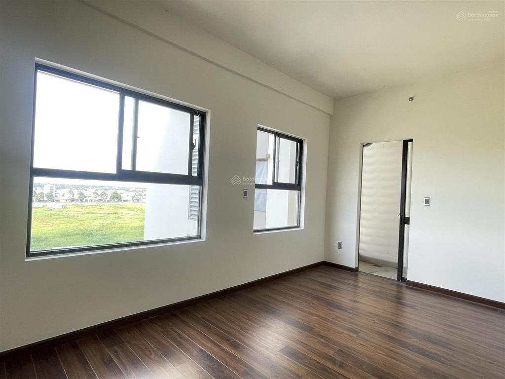 Cần bán gấp căn 51m2  đã có sổ hồng block b1 mới bàn giao  đã có sổ hồng công chứng liền