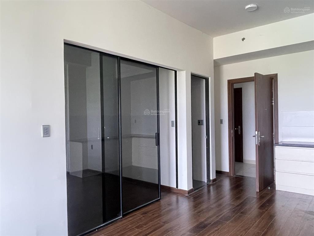 Cần bán gấp căn 51m2  đã có sổ hồng block b1 mới bàn giao  đã có sổ hồng công chứng liền