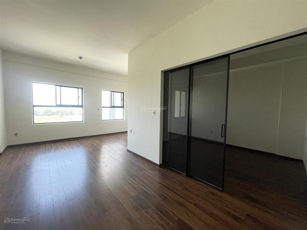 Cần bán gấp căn 51m2  đã có sổ hồng block b1 mới bàn giao  đã có sổ hồng công chứng liền